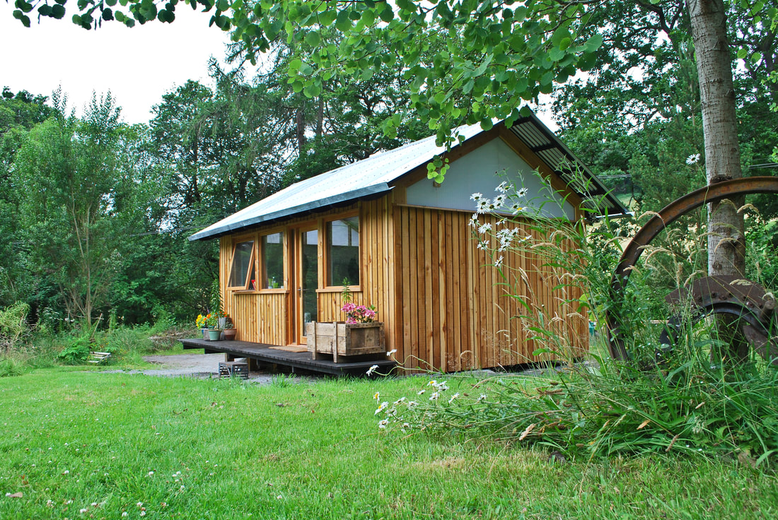 Artists Studio - eco garden cabin studio